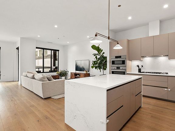 5th image of 323 S Racine Ave #6C