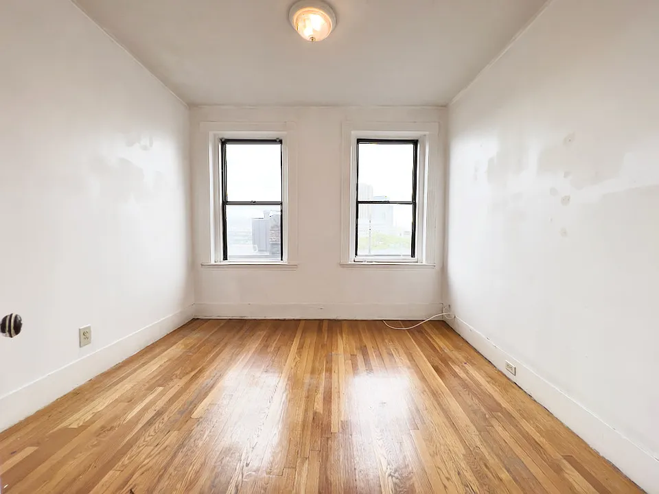 9 Myrtle St #8