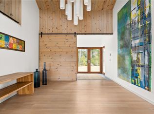 21 Fairview Ave, Hope Valley, RI 02832