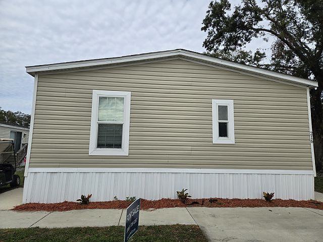 1st image of 216 Willow Ln #376