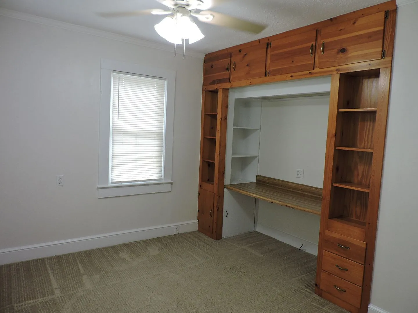 3 bed, 1.5 bath, 1800 sqft, $1,850 — Photo 3