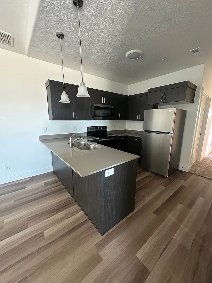 Half Off Second Month's Rent! Brand-New 3br Condo In Herriman — Photo 2