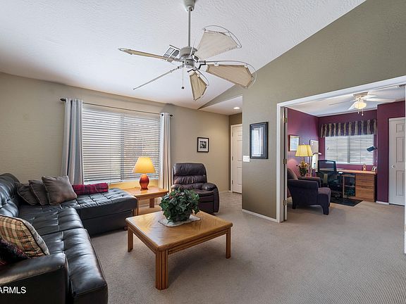 4th image of 1107 E LAKEVIEW Drive