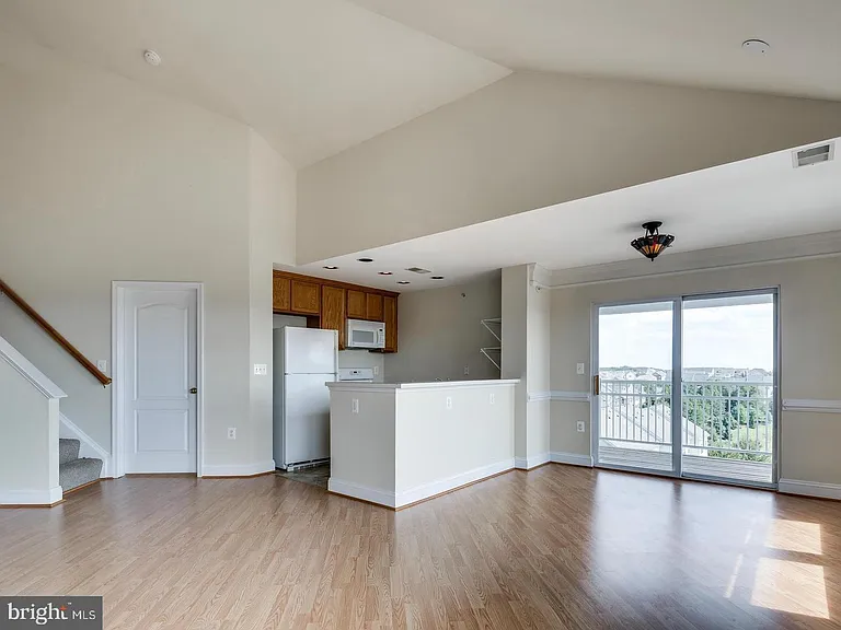12828 Clarksburg Square Rd #302 — Photo 2