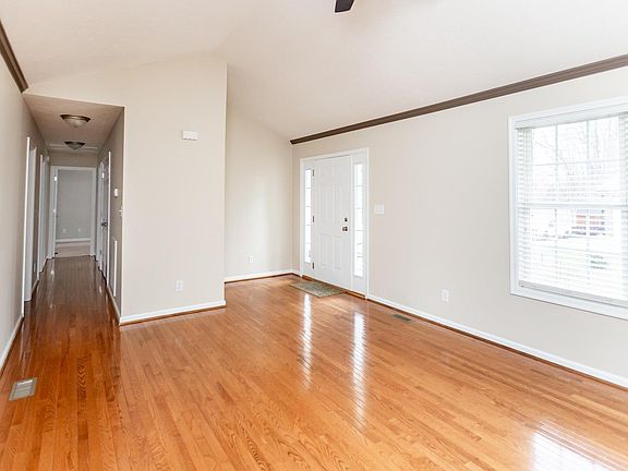 5th image of 113 Saturn St