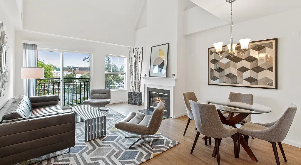 2 bed, 1.0 bath, 1200 sqft, $7,075 — Photo 2