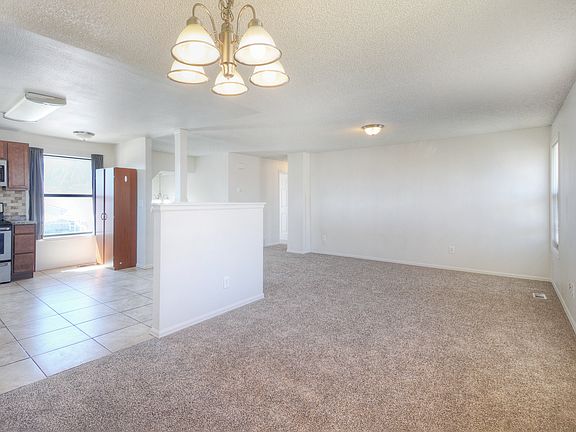 4th image of 4635 Hennings Dr