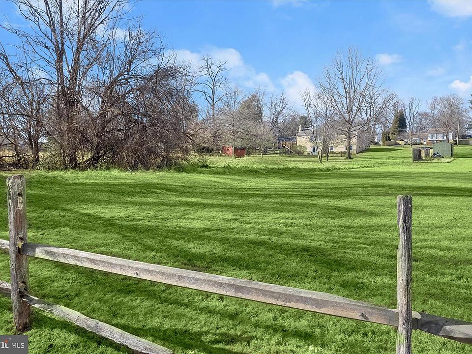 1st image of 20821 Brooke Knolls Rd