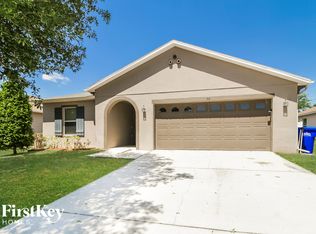 1761 College Park Dr, Tavares, FL 32778