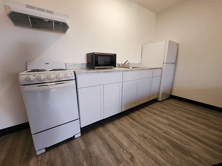 217 S Broadway Blvd — Photo 10