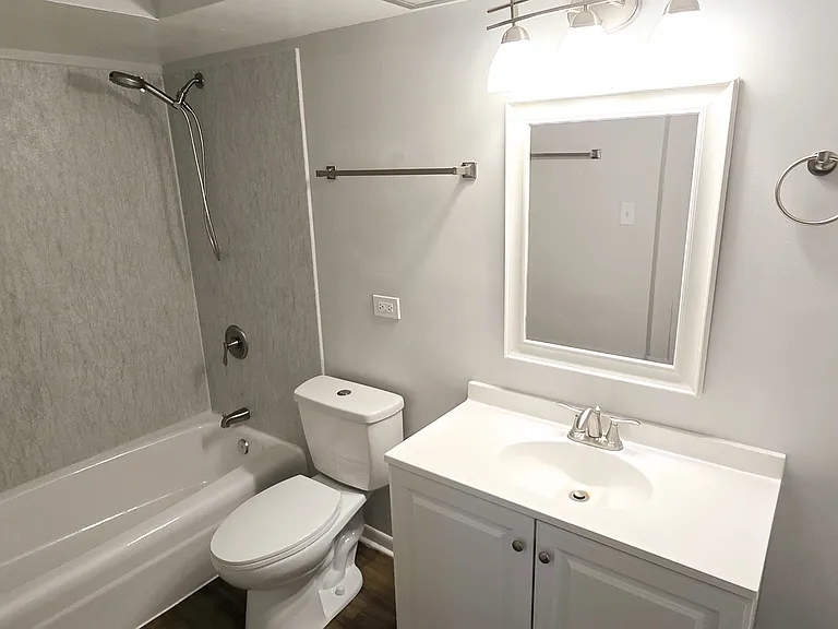 10 Oak Ave #210 — Photo 12
