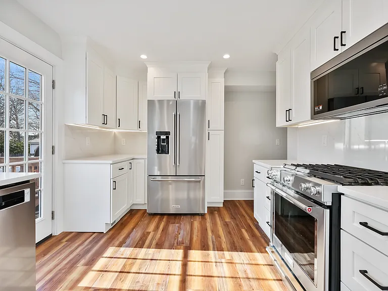 58 Walter Ave — Photo 18