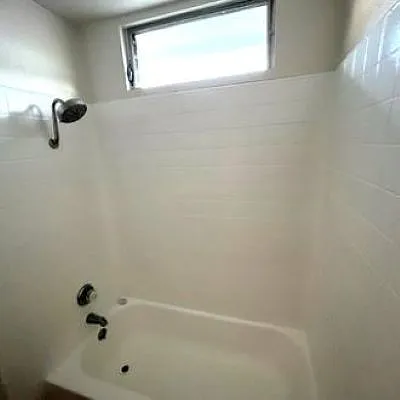 Pacific Shore Apartments — Photo 10
