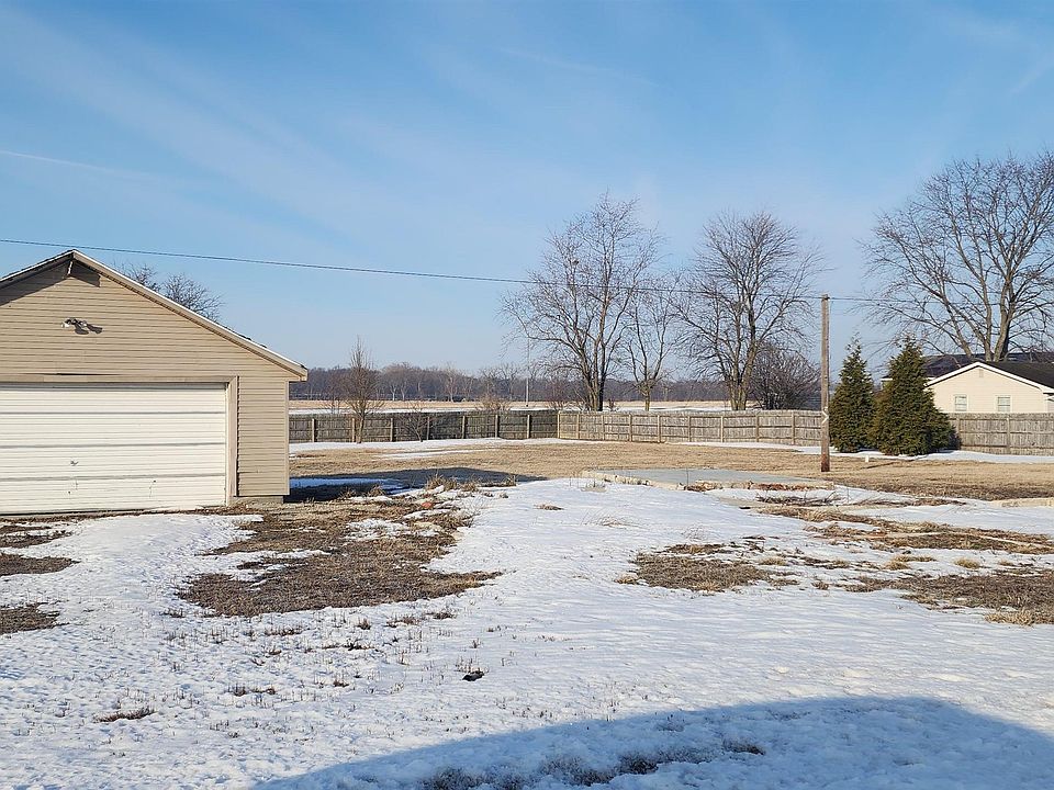 1st image of 7452 N Monmouth Rd