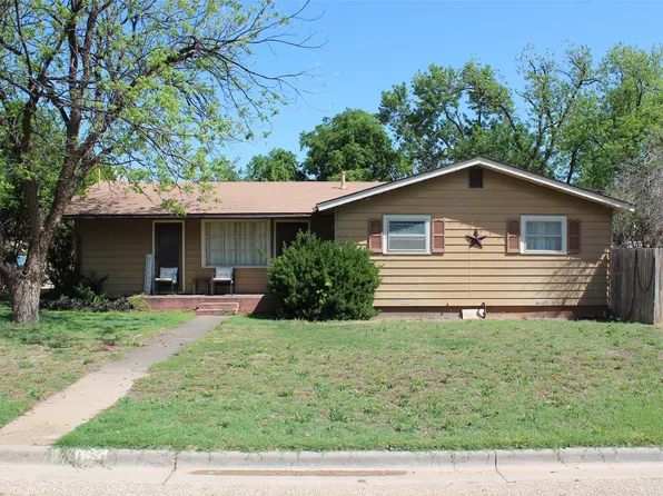 1281 W Eden St, Munday, TX 76371