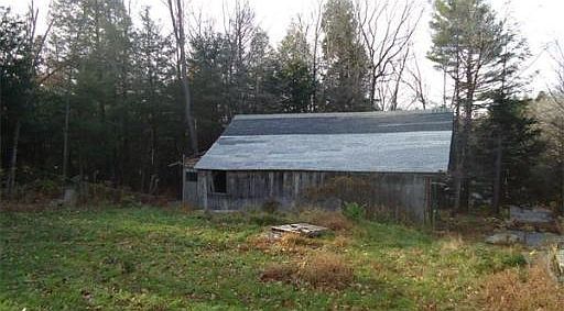 2nd image of 14 Pine Rd