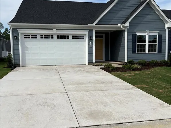 206 Woodcreek Rd, Williamsburg, VA 23185