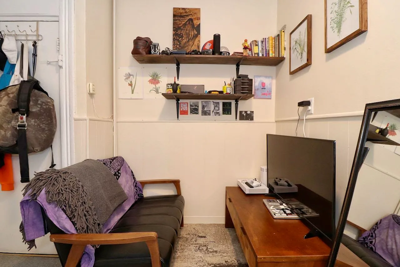Studio, 1.0 bath, $1,900 — Photo 4