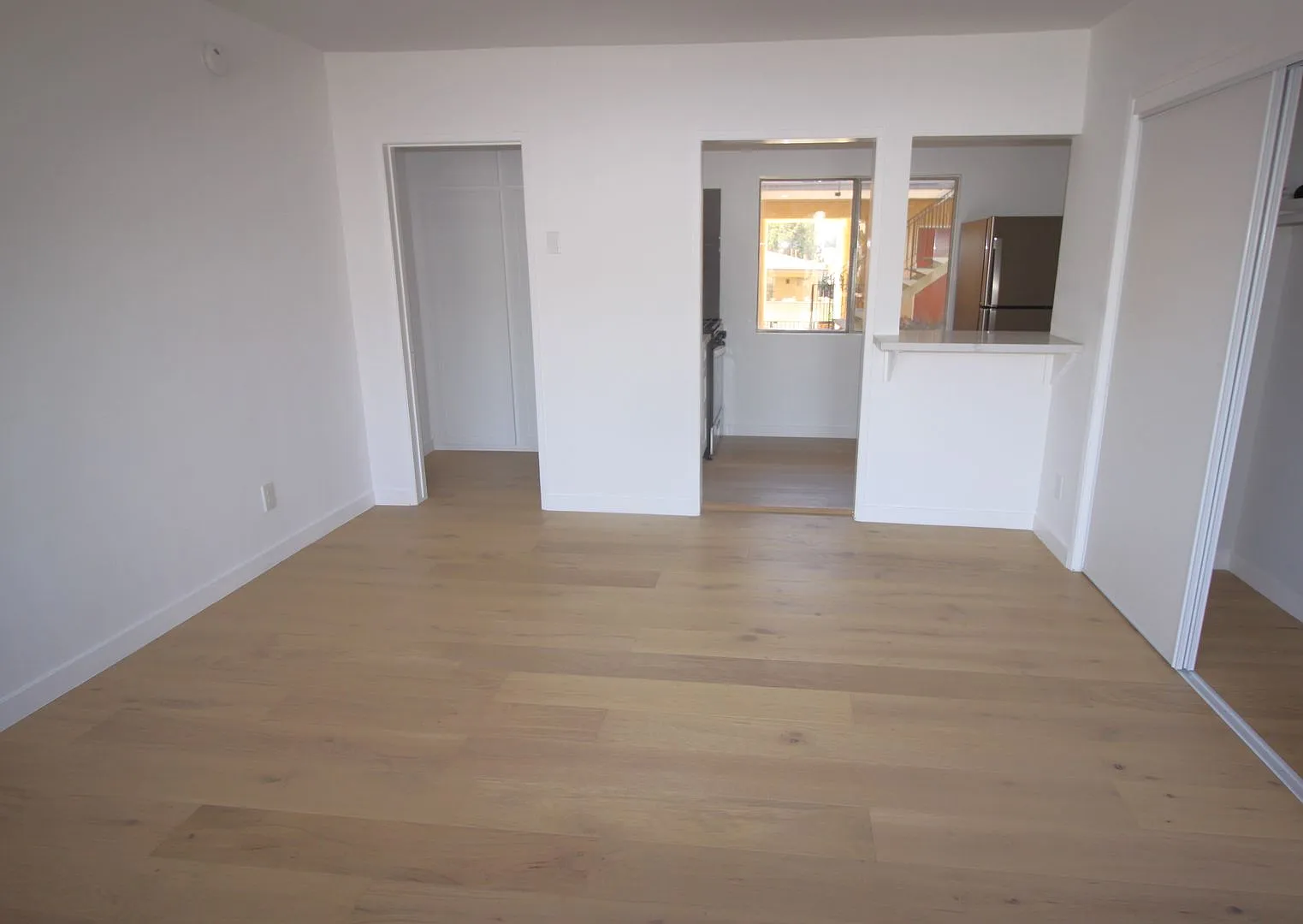 7121 Woodman Ave. — Photo 3