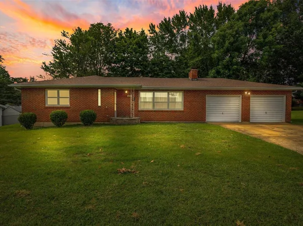 522 Memorial Pl, Farmington, MO 63640