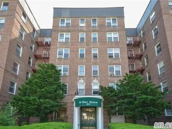 14235 84th Dr APT 3J, Queens, NY 11435