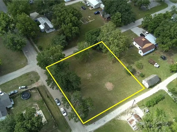 422 & 428 S East Walnut St #3, Cherryvale, KS 67335