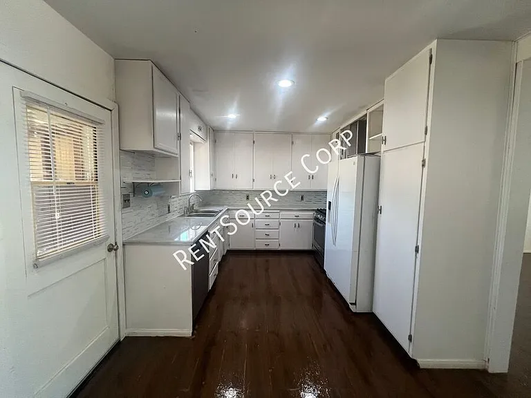 26335 Community Blvd — Photo 9