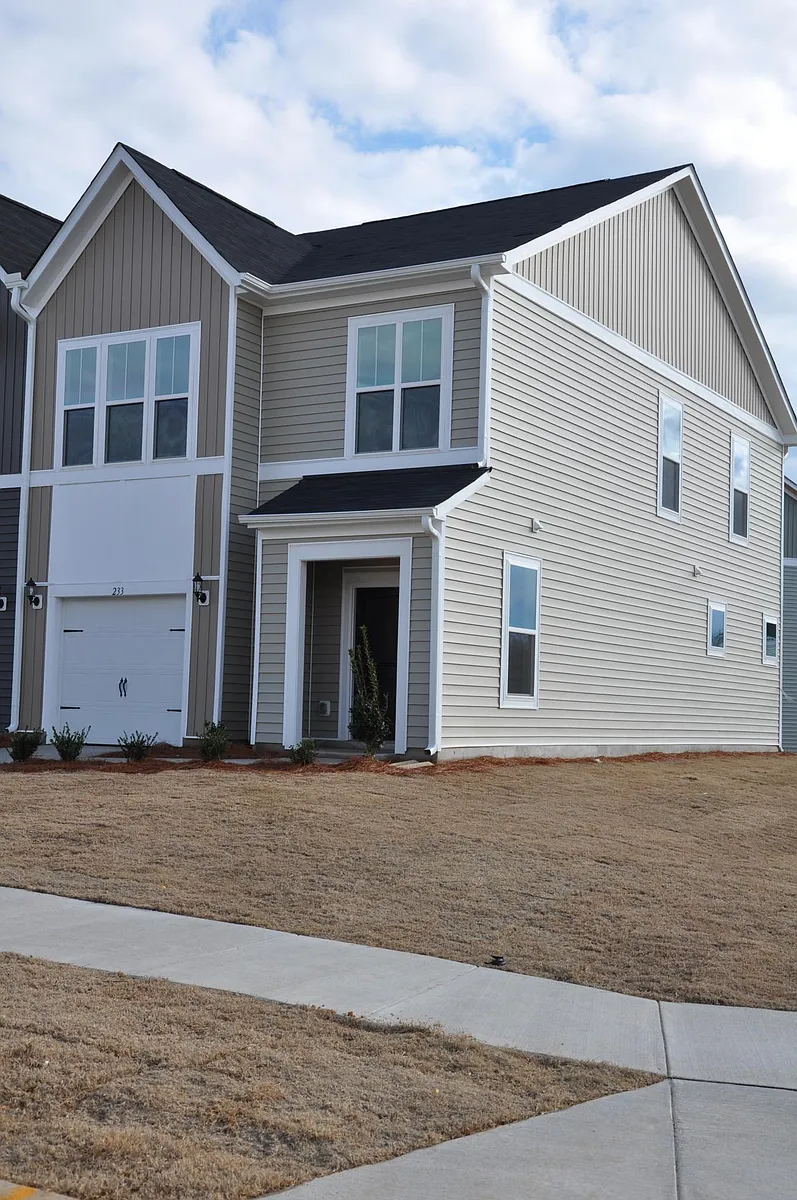 Building Photo - 233 Pansy Park