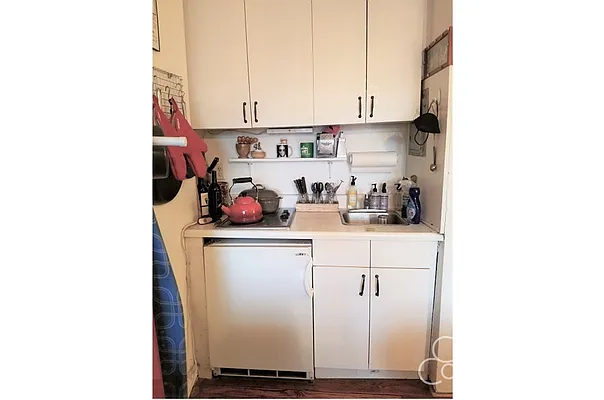 Rented by City Connections Realty | media 15