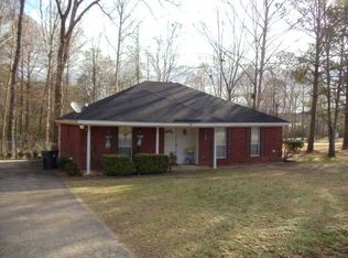 26 Twin Cedars Dr, Millbrook, AL 36054