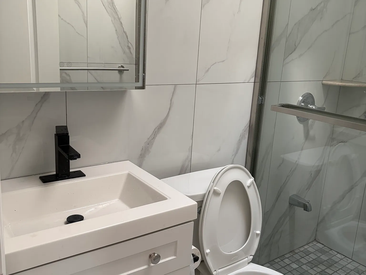 3 bed, $3,950 — Photo 3