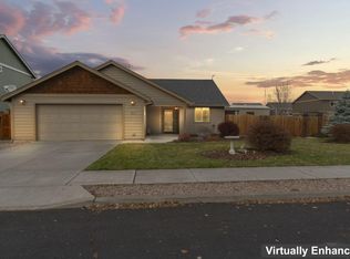 2917 SW Juniper Ave, Redmond, OR 97756