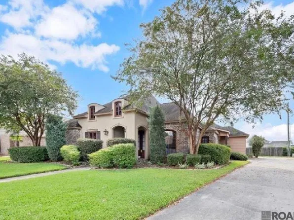 2058 Pointe South Dr, Zachary, LA 70791