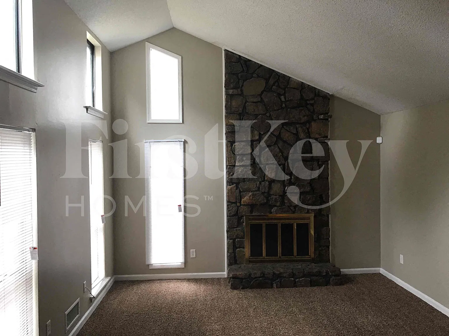 3 bed, 2.0 bath, 1405 sqft, $1,790 — Photo 2