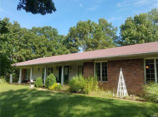 404 Strecker Rd, Ballwin, MO 63011