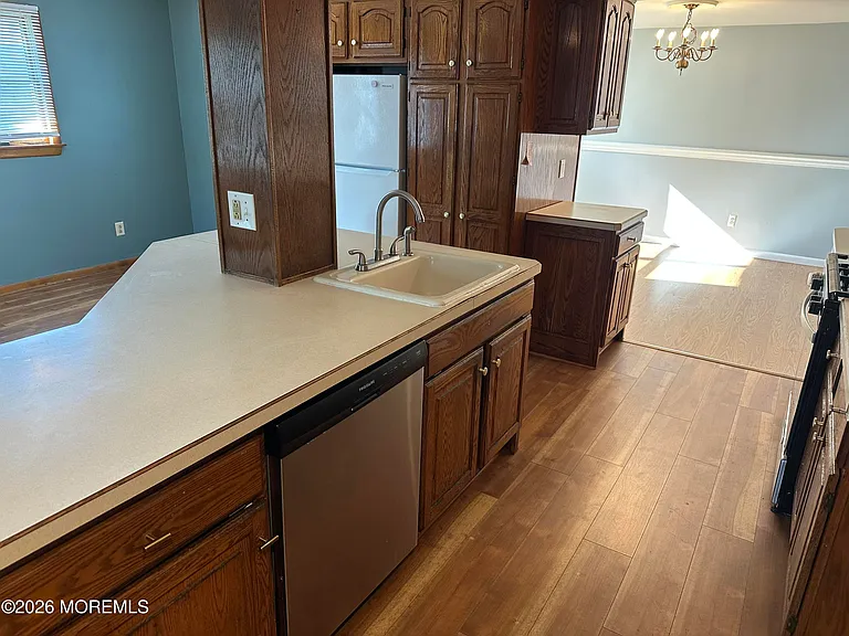 456 Hulse Ave — Photo 11