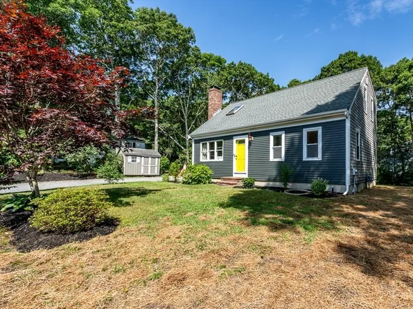 2 Arthur Ct, Sandwich, MA 02563