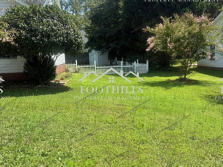 1003 Ravenswood Dr — Photo 20