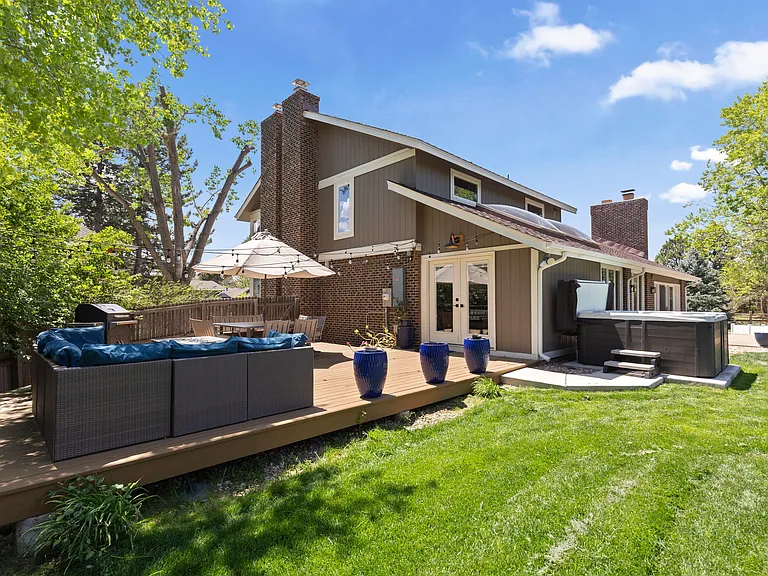 7704 S Elm Ct — Photo 33