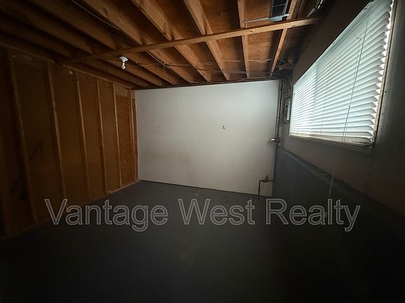 3rd image of 1097 Monterey Ct