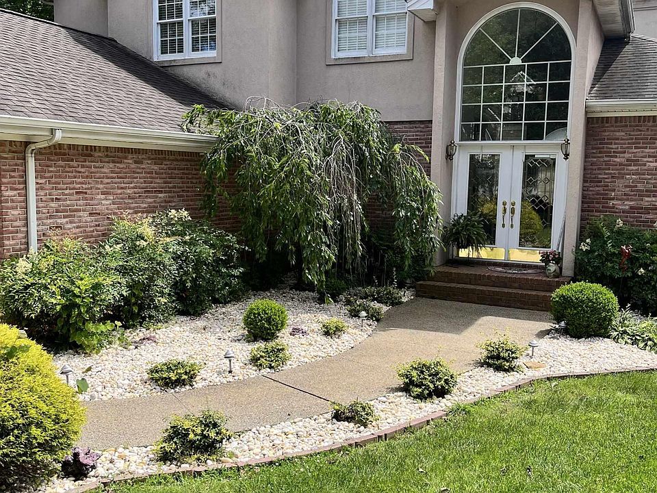 1st image of 135 Forest View Cv