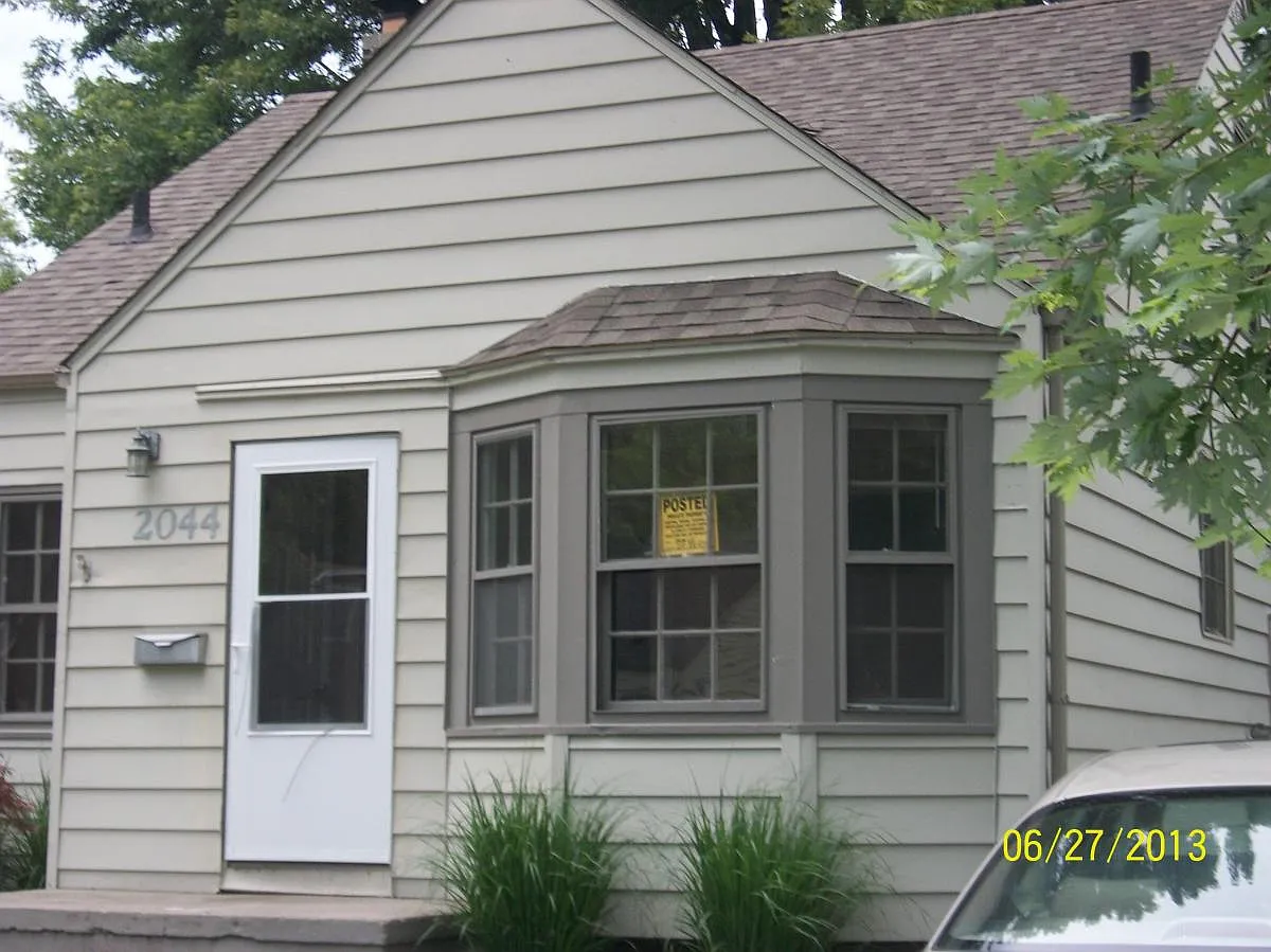 3 bed, 973 sqft, $1,895 — Photo 2