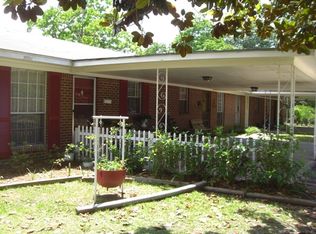 215 W Eighth Ave, Petal, MS 39465
