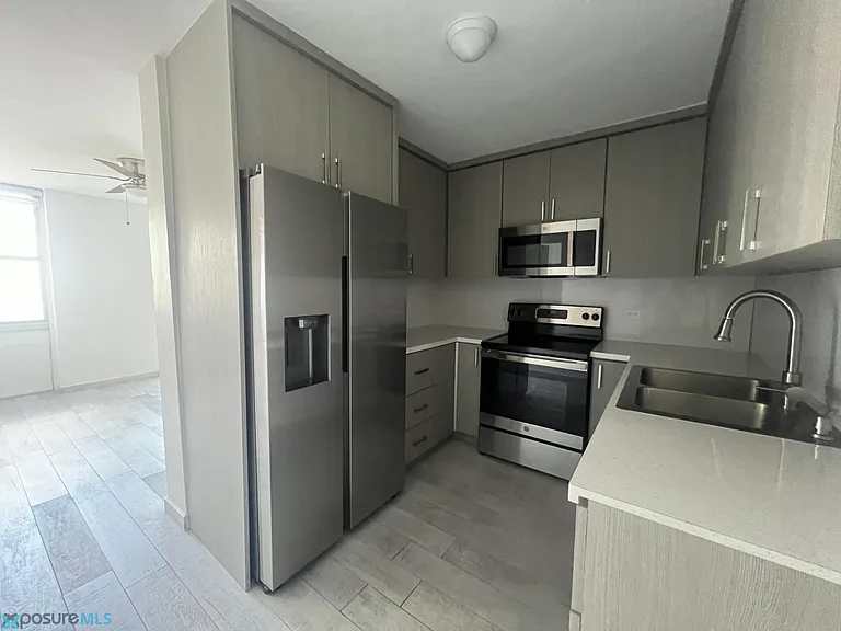 1026 Avenue Luis Vigoreaux #4C — Photo 9