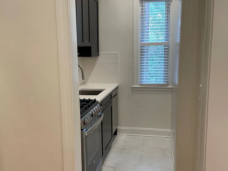 Guilford Apartments — Photo 13