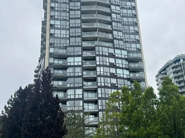 10899 University Dr #404, Surrey, BC V3T 5V2