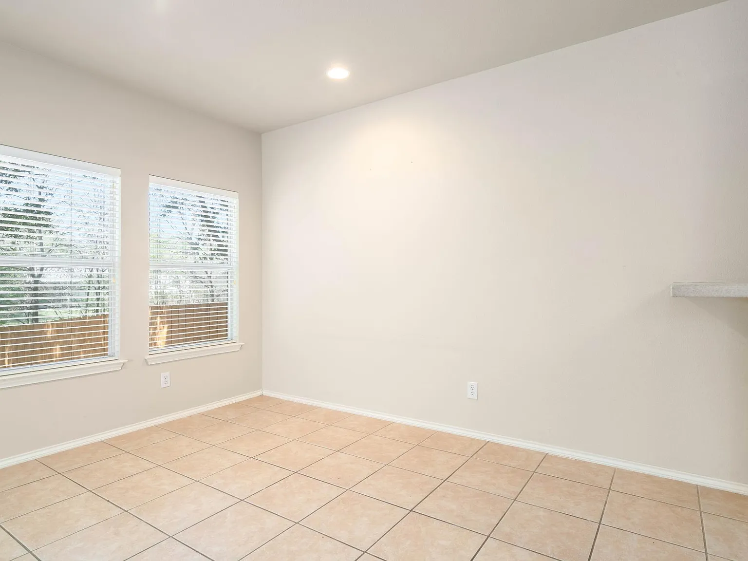 3 bed, 2.5 bath, 1495 sqft, $1,850 — Photo 4