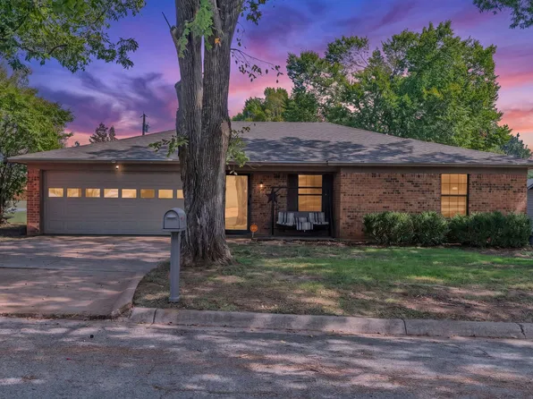 460 34th St NE, Paris, TX 75460
