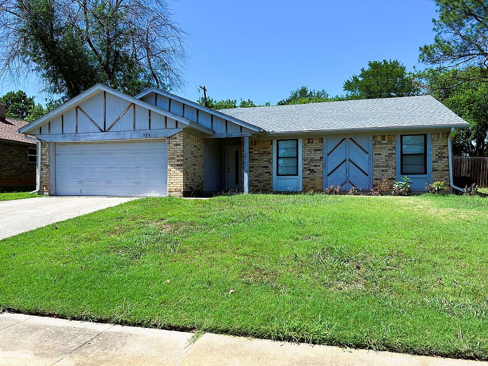 1st image of 908 Rockwall Dr