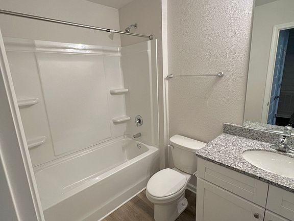 4th image of 1755 Jakes Dr
